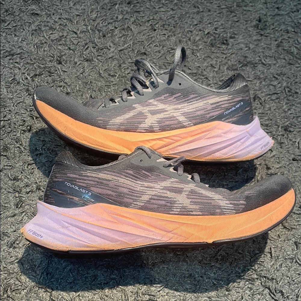 Asics novablast 3